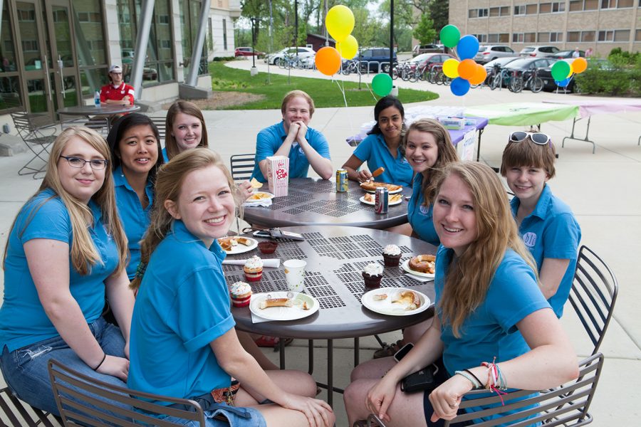 BLC residents eat outside at their devocation